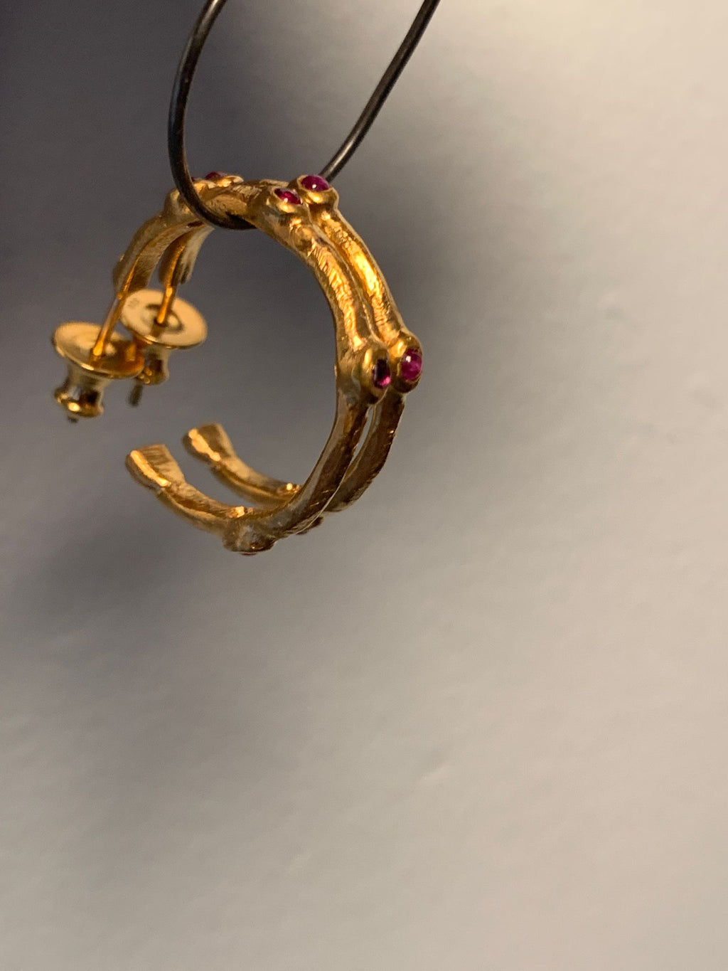 Gema Gold Earrings with Rubies abd Black Spinel