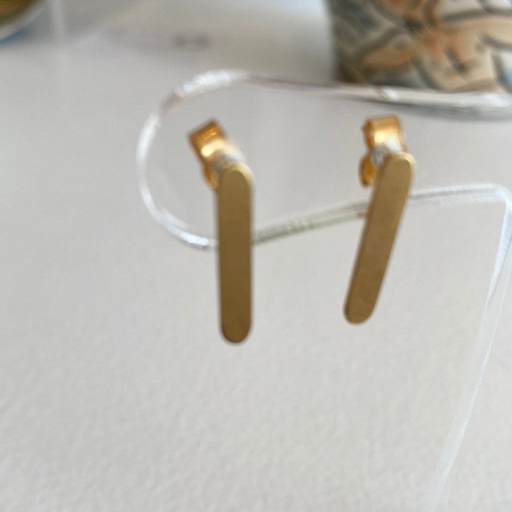 Solid Short Hannah earrings in gold vermeil